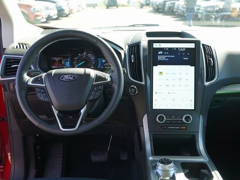 Used 2022 Ford Edge SEL w/ Sport Appearance Package image 13