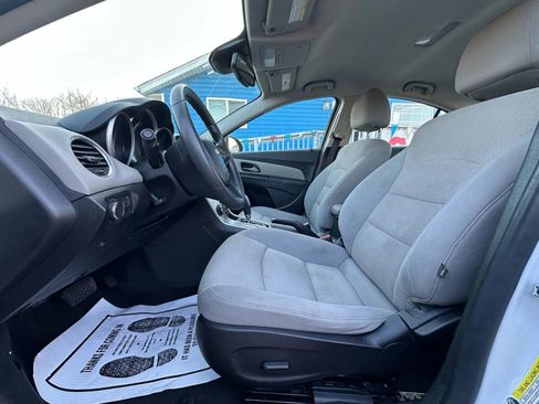 Used 2016 Chevrolet Cruze LT image 12