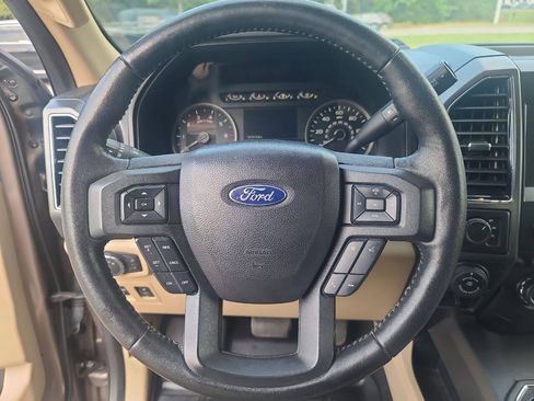 Used 2020 Ford F150 XLT w/ Equipment Group 302A Luxury AWD/4WD image 18