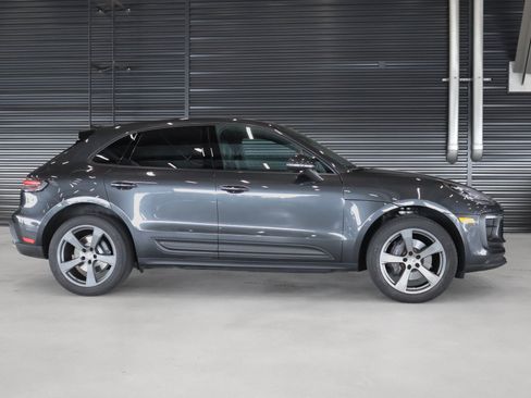 Certified 2024 Porsche Macan AWD/4WD image 11