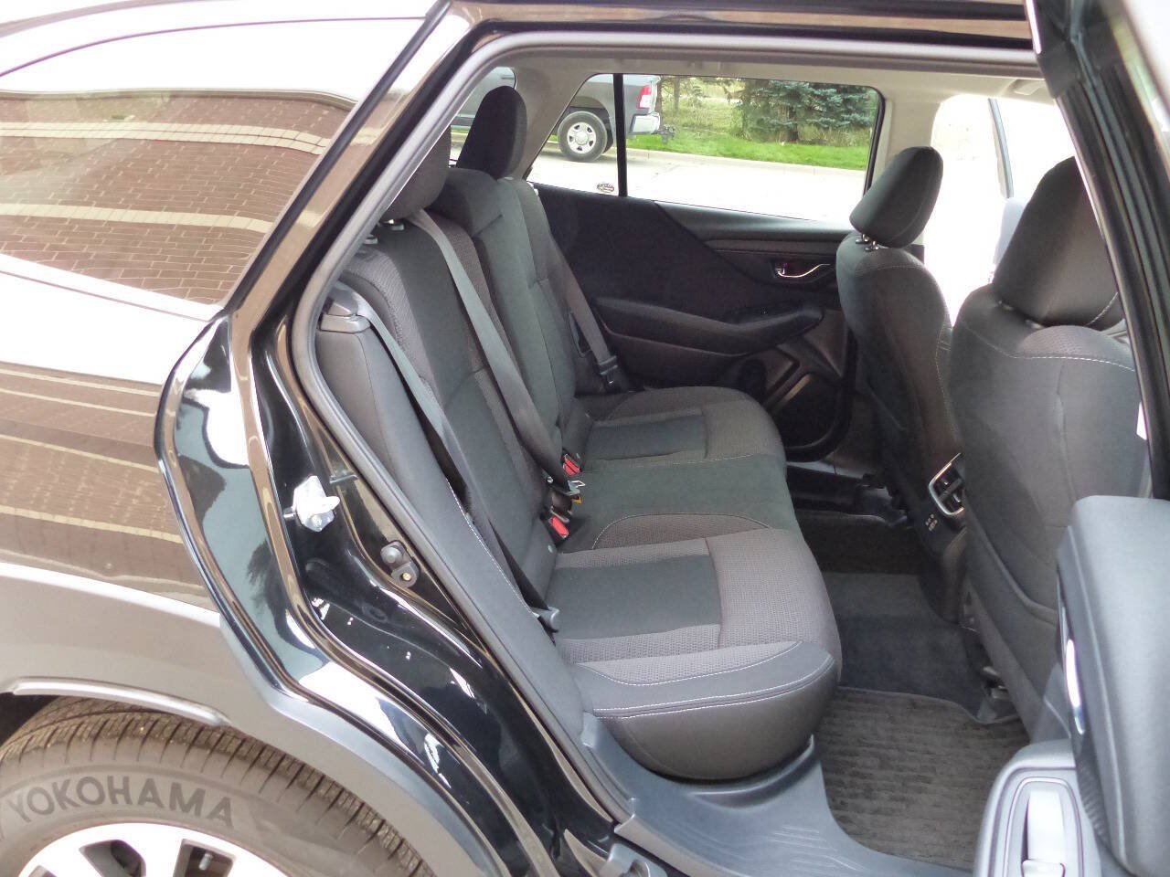 Used 2023 Subaru Outback Premium AWD/4WD image 43