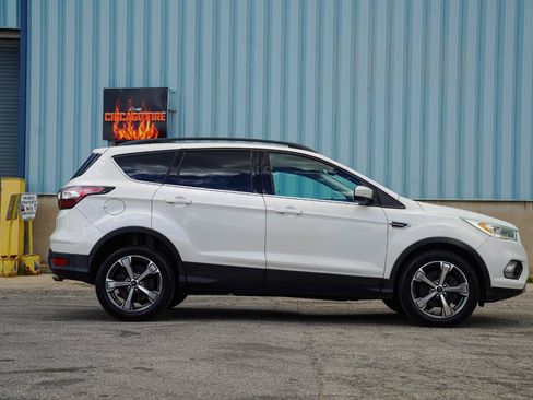 Used 2017 Ford Escape SE w/ Equipment Group 201A AWD/4WD image 12