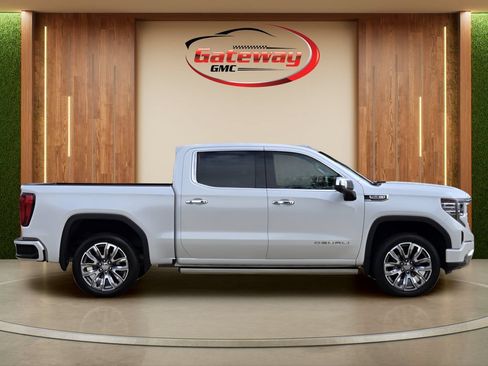 Used 2023 GMC Sierra 1500 Denali w/ Denali Reserve Package AWD/4WD image 4