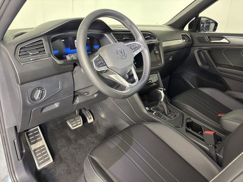 Used 2023 Volkswagen Tiguan SE R-Line FWD image 15