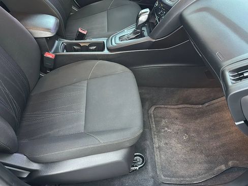 Used 2015 Ford Focus SE image 18
