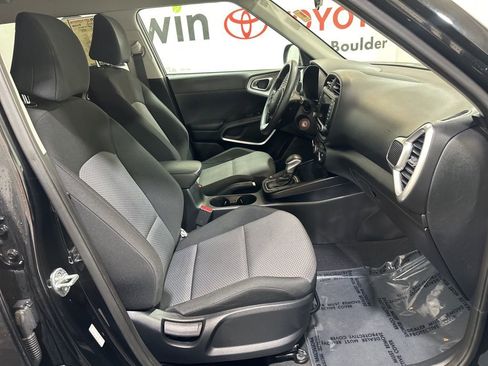 Used 2022 Kia Soul LX w/ Technology Package image 12
