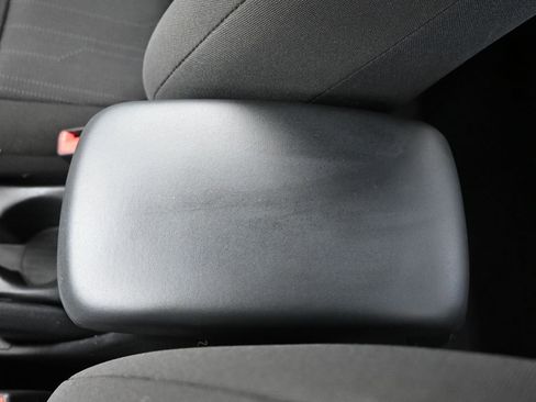 Certified 2025 Hyundai Venue SE image 34