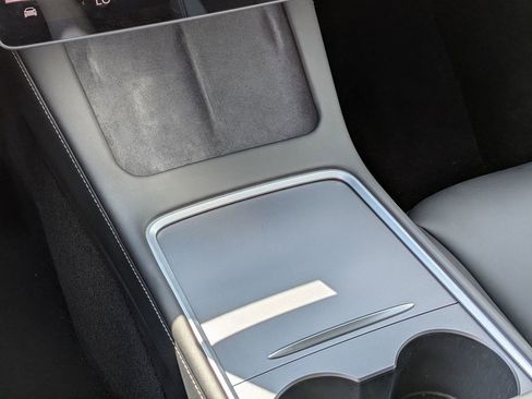 Used 2023 Tesla Model Y Long Range image 28