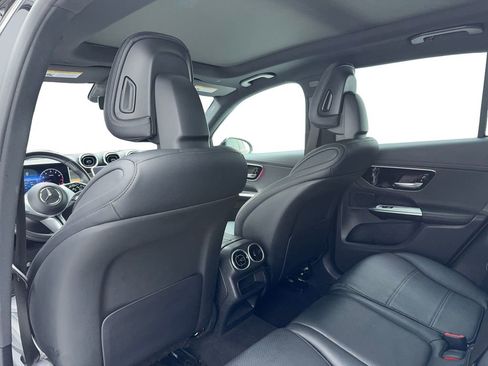 Used 2024 Mercedes-Benz GLC 300 image 39