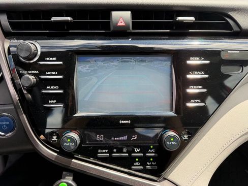 Used 2020 Toyota Camry SE FWD image 22