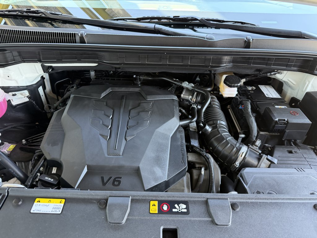 Used 2025 Kia Carnival LX FWD image 42