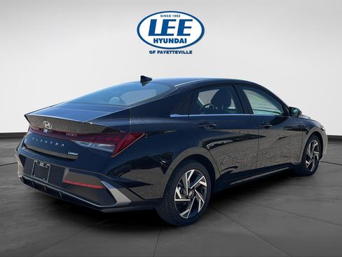 New 2026 Hyundai Elantra Limited FWD image 2