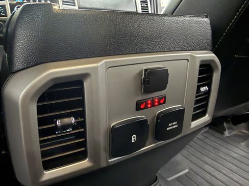 Used 2018 Ford F150 Lariat w/ Equipment Group 502A Luxury AWD/4WD image 21