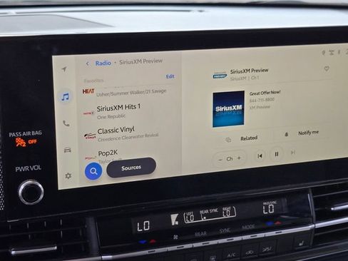 Used 2025 Toyota Sienna XLE FWD image 29