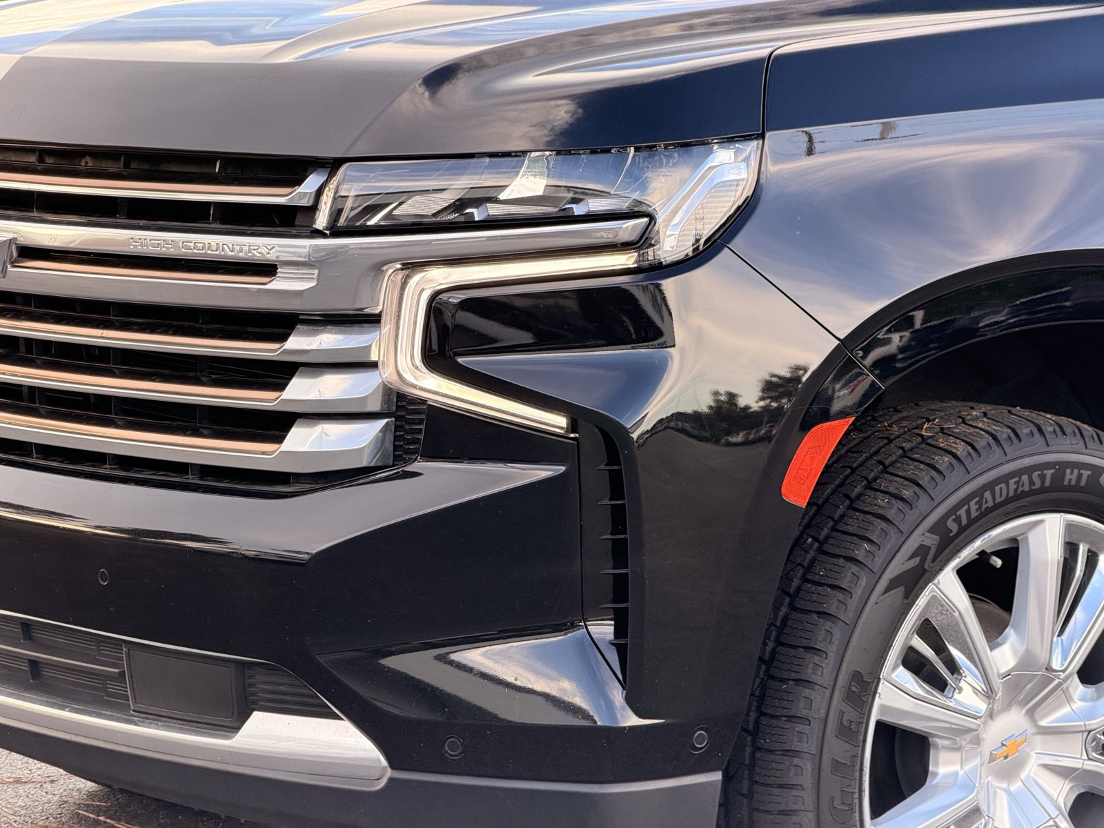 Used 2024 Chevrolet Tahoe High Country w/ Advanced Technology Package AWD/4WD image 8