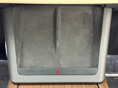 Used 2023 Tesla Model X Standard Range image 34