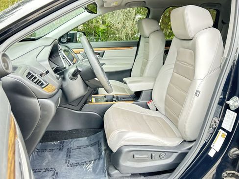 Used 2020 Honda CR-V Touring image 11