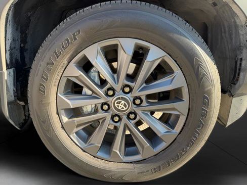 Used 2024 Toyota Land Cruiser image 9