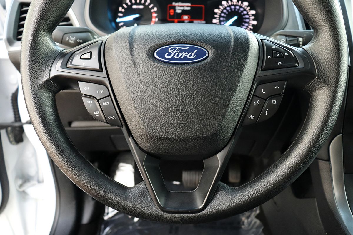 Used 2020 Ford Edge SE FWD image 40