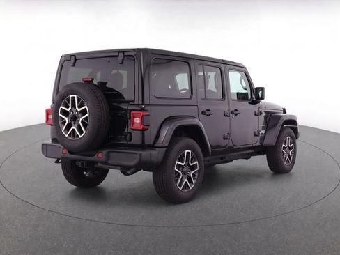 Used 2025 Jeep Wrangler Unlimited Sahara AWD/4WD image 6