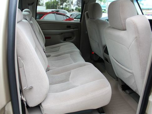 Used 2006 Chevrolet Avalanche LS w/ Preferred Equipment Group RWD image 10