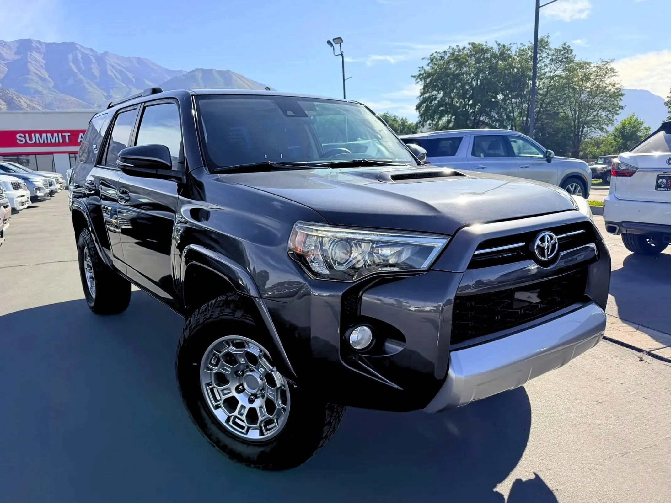 Used 2020 Toyota 4Runner TRD Off-Road Premium w/ Moonroof Package AWD/4WD image 2
