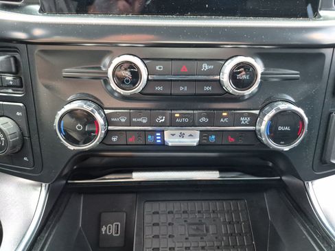 Used 2025 Ford F150 Platinum AWD/4WD image 40