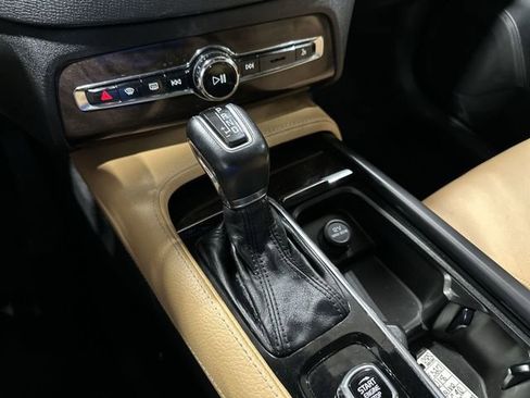 Used 2018 Volvo XC90 T6 Momentum w/ Convenience Package image 26