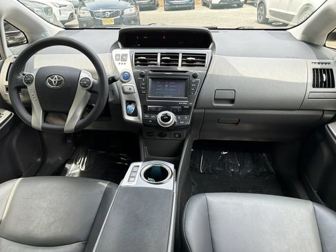 Used 2012 Toyota Prius V Five FWD image 13