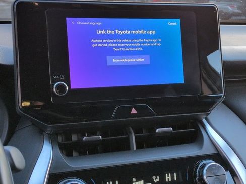 Certified 2023 Toyota Venza LE image 26