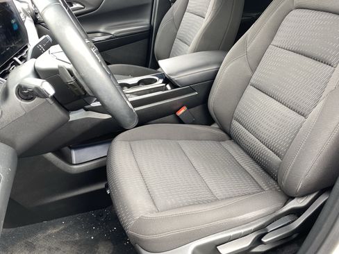 Used 2025 Chevrolet Equinox LT FWD image 16
