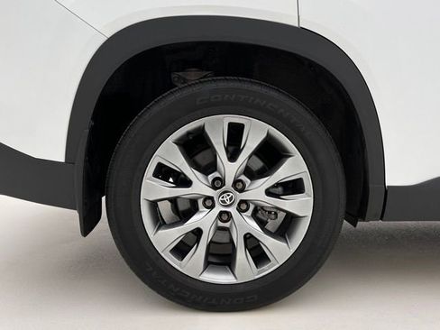 Used 2024 Toyota Grand Highlander AWD image 29
