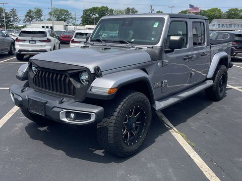 Used 2020 Jeep Gladiator Overland w/ Dual Top Group AWD/4WD image 1