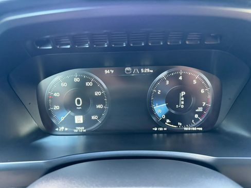 Used 2017 Volvo XC90 T6 Momentum w/ Vision Package AWD/4WD image 34