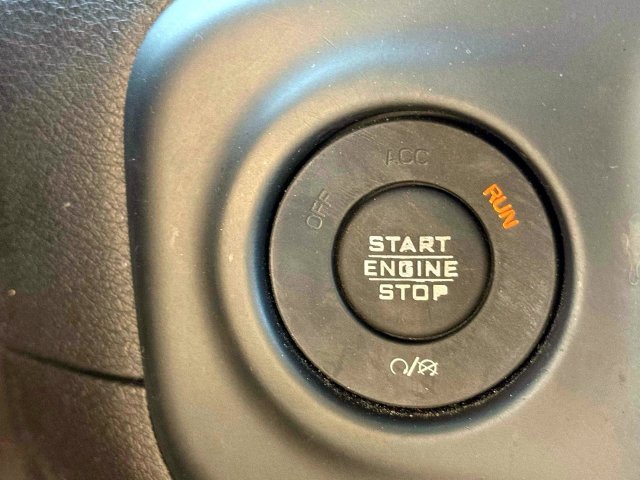 Used 2019 Jeep Wrangler Unlimited Sahara AWD/4WD image 26