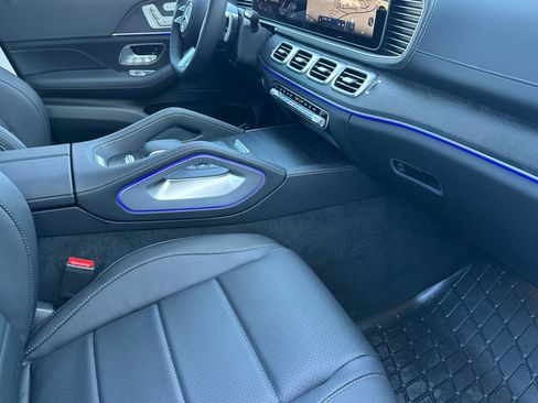 New 2026 Mercedes-Benz GLS 450 4MATIC image 17