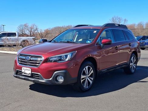 Used 2018 Subaru Outback 2.5i Limited image 3