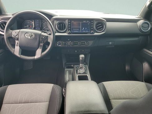 Used 2020 Toyota Tacoma TRD Sport AWD/4WD image 11