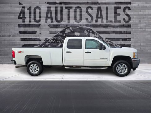 Used 2014 Chevrolet Silverado 2500 LT w/ Interior Plus Package image 2