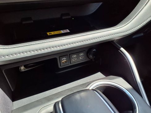 Used 2023 Toyota Highlander XLE FWD image 27