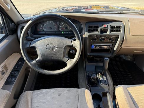 Used 2002 Toyota 4Runner SR5 image 16