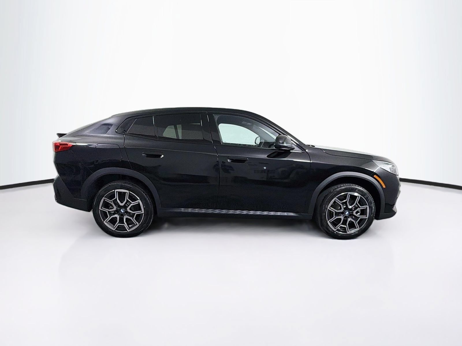 New 2026 BMW X2 xDrive28i w/ Technology Package AWD/4WD image 8