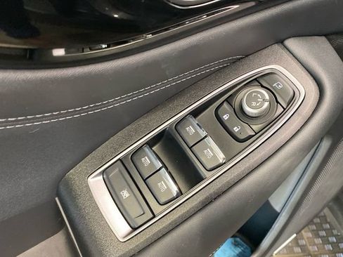 Used 2023 Subaru Outback Touring AWD/4WD image 12