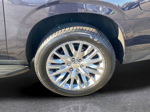 Used 2023 Chevrolet Suburban RST w/ Luxury Package image 18