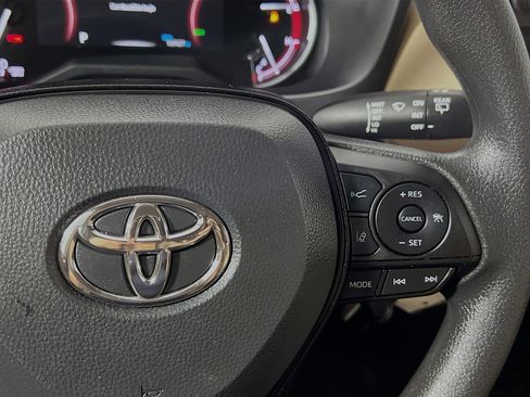 Used 2025 Toyota RAV4 LE FWD image 20