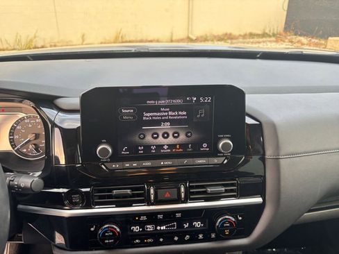 Used 2025 Nissan Pathfinder SV image 21