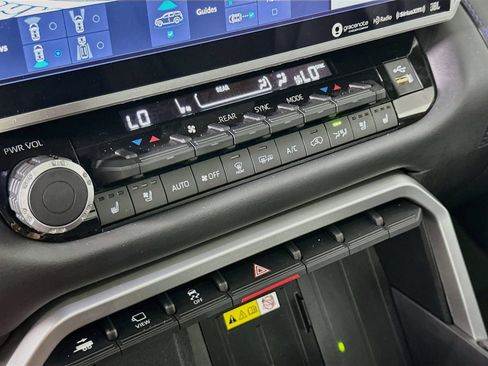 Certified 2024 Toyota Sequoia Platinum AWD/4WD image 16
