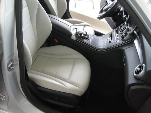 Used 2017 Mercedes-Benz C 300 Sedan image 35