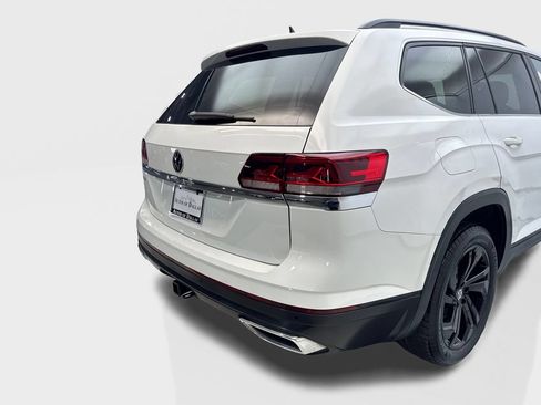 Used 2023 Volkswagen Atlas SE w/ Black Wheel Package FWD image 18
