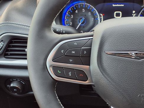 New 2026 Chrysler Pacifica Select image 17